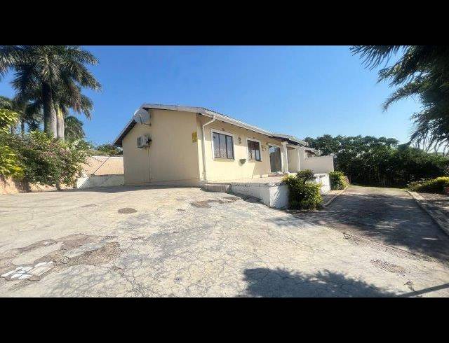 3 BEDROOM TOWNHOUSE FOR SALE IN UMHLATUZANA